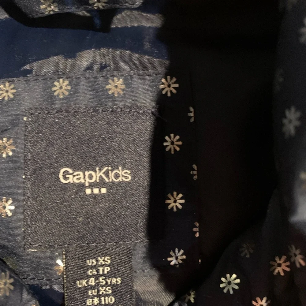 Gap kids vest. Navy and silver
